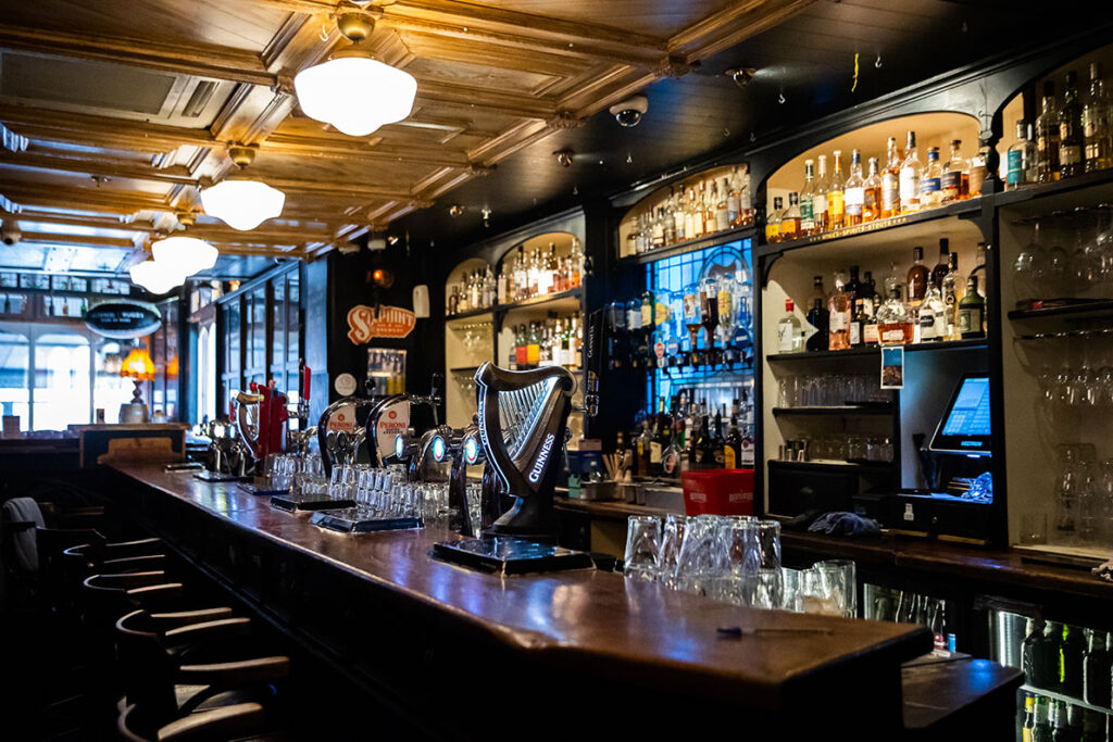 O'Sheas Irish Pub O'Sheas Irish Pub