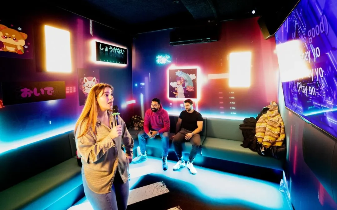 Tokyo by night karaoke