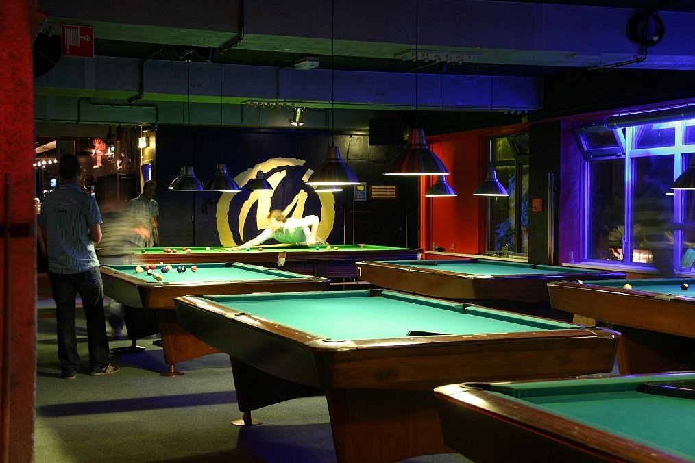 pool-in-laser-quest